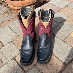Justin boots worn a few times . Rust red Swede on top of boot .